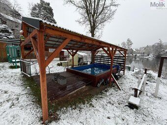 Nabízíme k prodeji chatu v lokalitě Mariánské údolí v Miřeti