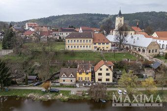 Exkluzivně nabízíme k prodeji rodinný dům o dispozici 4+1 s 