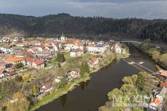 Exkluzivně nabízíme k prodeji rodinný dům o dispozici 4+1 s 