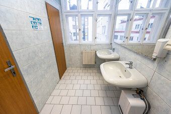 Realitní společnost GEPADR nabízí k podnájmu kanceláře o cel