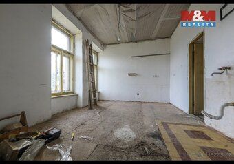 Nabízíme k prodeji samostatně stojící rodinný dům v klidné č
