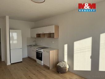 Nabízíme k pronájmu moderní byt 1+kk o užitné ploše 27 m², n