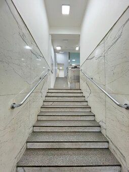 Nabízíme k dlouhodobému pronájmu nadstandardní, plně vybaven
