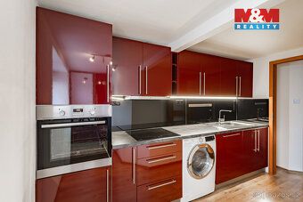 Prodej ateliéru 2+1, 64 m², Praha 3 – samostatný vstup, dvě 