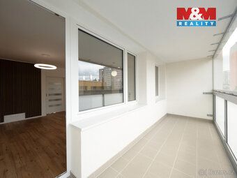 Nabízíme moderní nadčasově zrekonstruovaný byt 3+kk o celkov