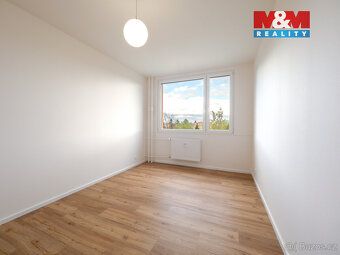 Nabízíme moderní nadčasově zrekonstruovaný byt 3+kk o celkov