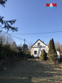 Nabízíme k prodeji krásnou chalupu o dispozici 3+1 s možnost