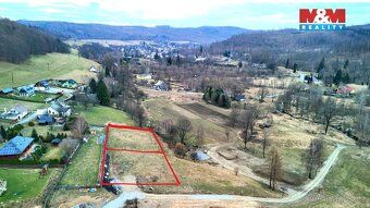 Nabízíme prodej pozemku o výměře 1 217 m² v klidné části obc