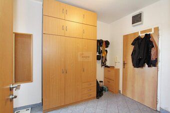 Exkluzivně nabízíme pronájem světlého bytu 1+1 44 m2 s lodži