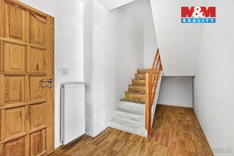 Nabízíme k prodeji rodinný dům v klidné a žádané lokalitě ve