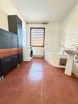 Nabízíme k prodeji patrový rodinný dům o dispozici 3+1, situ