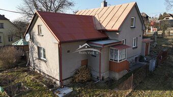 Nabízíme k prodeji pěknou chalupu o dispozici 4+1 na vlastní