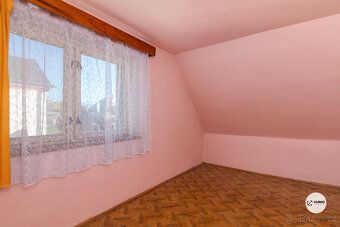 Nabízíme k prodeji rodinný dům o dispozici 5+1 s oplocenou z