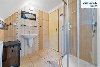 Nabízíme na prodej výjimečnou nemovitost, rodinný dům s krás