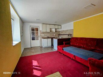 Pronajmu prostory o velikosti cca 100 m² a 180 m².
První pro