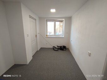 Pronajmu prostory o velikosti cca 100 m² a 180 m².
První pro