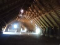Předmětem prodeje je celkem 34311 m² pozemků a zázemí farmy,