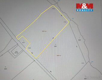 Nabízíme k prodeji rozlehlý pozemek o výměře 3243 m² v klidn