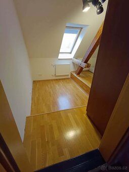 Pronajmu prostorný půdní mezonet 4+kk o velikosti 130 m² v k
