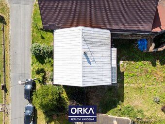 Toužíte po klidném životě v malebné obci s výhledem na hrad 