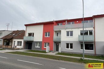 Ev.č. 5435L003 Nabízíme k pronájmu zcela nový byt o dispozic