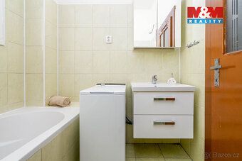 Nabízíme k prodeji zděný nájemní dům v klidné části obce Dym