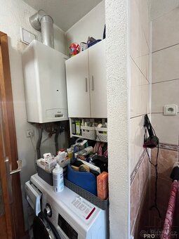 Nabízíme k prodeji světlý byt 2+1 v osobním vlastnictví v by