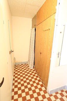 K pronájmu nabízíme byt 1+1 o rozloze 40 m2 s lodžií, který 