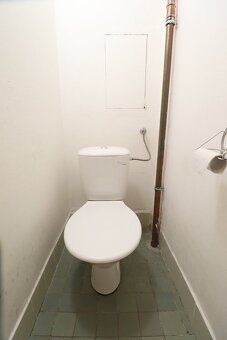 K pronájmu nabízíme byt 1+1 o rozloze 40 m2 s lodžií, který 