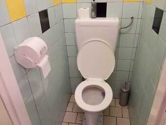 Byt o výměře 72 m² ve 2.patře domu na ulici Bří Lužů. V bytě