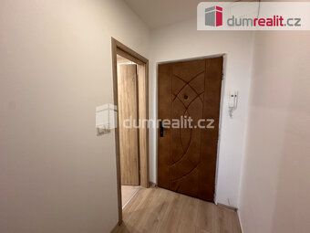 Nájem + služby 3000 Kč + elektřiny. Kauce 15000 Kč. Provize 