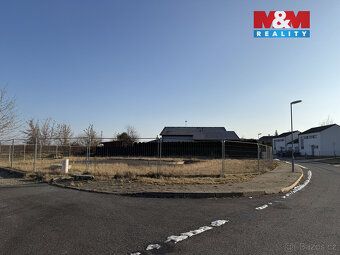 Exkluzivně nabízíme stavební pozemek o výměře 766 m² se zhot