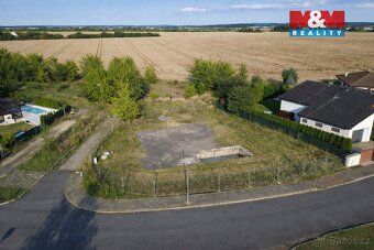 Exkluzivně nabízíme stavební pozemek o výměře 766 m² se zhot
