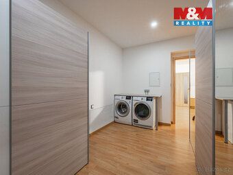 Exkluzivně nabízíme na prodej prostorný rodinný dům o dispoz