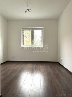 Nabízíme Vám k pronájmu byt 2+kk o velikosti 35 m2, s teraso
