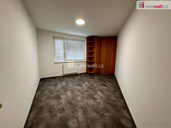 Měsíční zálohy na energie: 2.500,- plyn, 1.500,- elektřina, 
