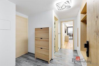 Corso Harraochov 100m2 bytová jednotka 4kk , 2 parkovací mís