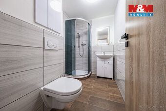 Nabízíme k prodeji prostorný byt o dispozici 4+1 a užitné pl