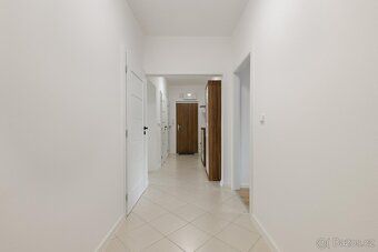 Nabízíme k prodeji družstevní byt o dispozici 2+1 a výměře 5