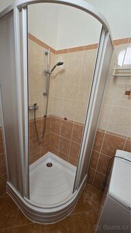 Nabízím k pronájmu tichý a čistý byt 1+1 o velikosti 41 m² v