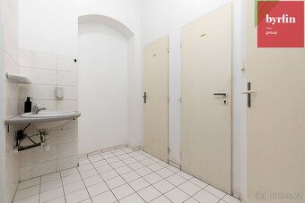 Nabízíme ke koupi reprezentativní kancelář o užitné ploše 27
