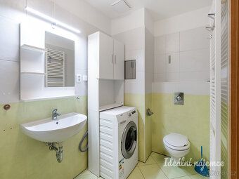 Nabízíme k dlouhodobému pronájmu světlý a útulný byt 1+kk v 