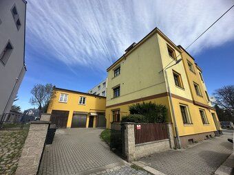 Ev.č. 00103 Hledáte moderní, praktické a zároveň útulné bydl