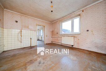 Ev.č. 01150 Nabízíme Vám ke koupi patrový rodinný dům v Byst