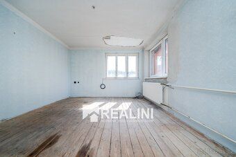 Ev.č. 01150 Nabízíme Vám ke koupi patrový rodinný dům v Byst