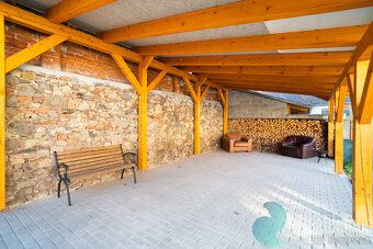 Ve výhradním zastoupení RK Realdomus Vám zprostředkujeme pro