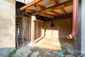Ve výhradním zastoupení RK Realdomus Vám zprostředkujeme pro