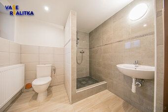 Nabízíme k pronájmu ateliér o dispozici 3+1 a celkové výměře