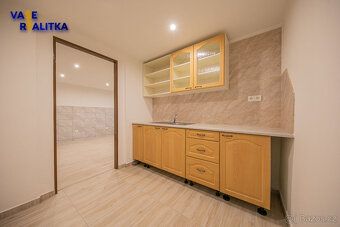 Nabízíme k pronájmu ateliér o dispozici 3+1 a celkové výměře