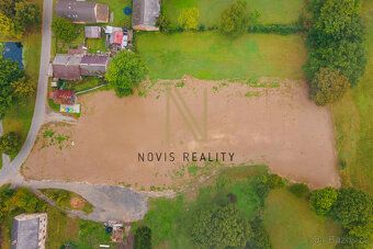 Nabízíme k prodeji stavební pozemek o výměře 906 m² v obci P